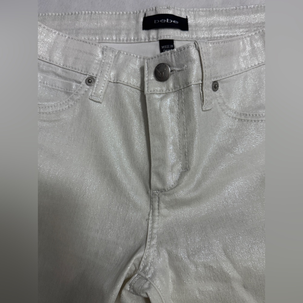 LIKE NEW Bebe Precious Metal Icon Skinny Jeans in Silver Rain White Shimmer - Picture 5 of 7